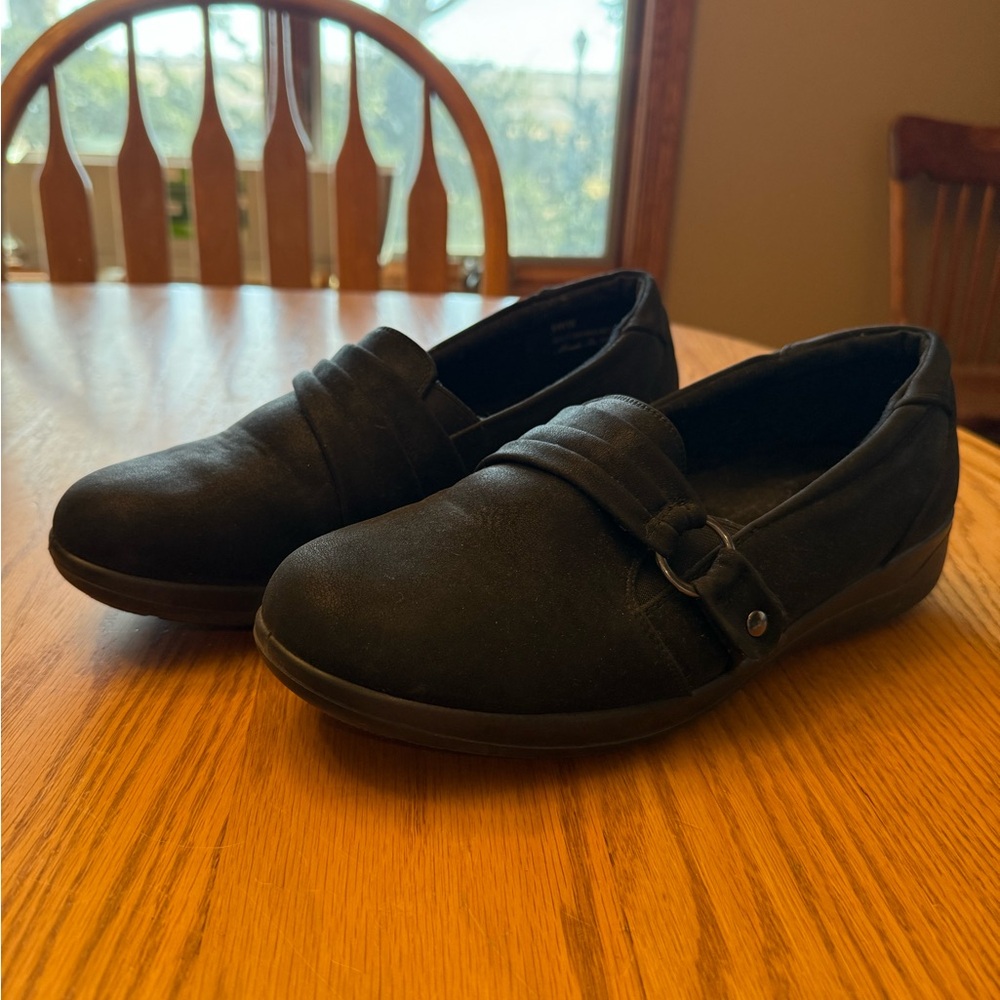 Easy Street Women's Black Slip-On Loafers